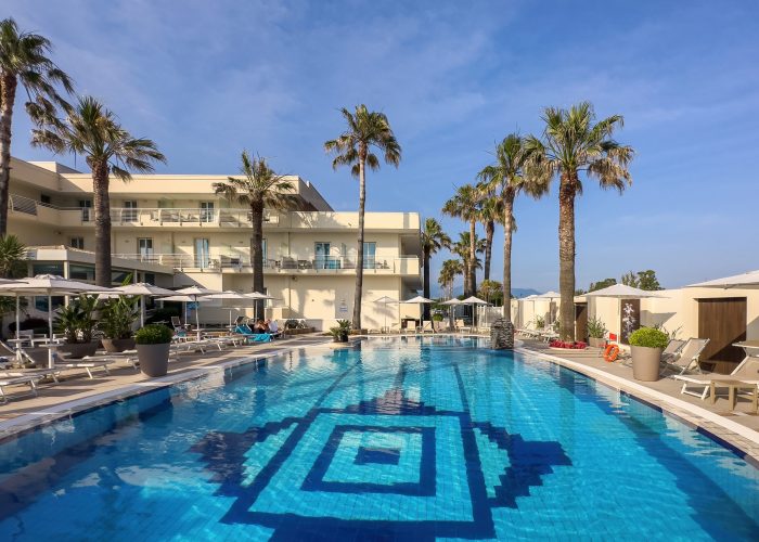 Olimpico Hotel - The pool (7)